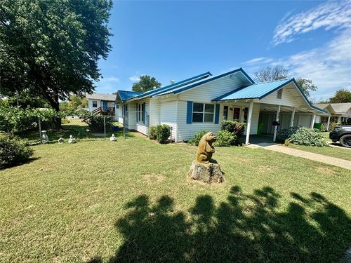 701 N 3rd St, Okemah, OK, 74859-1807 | Card Image