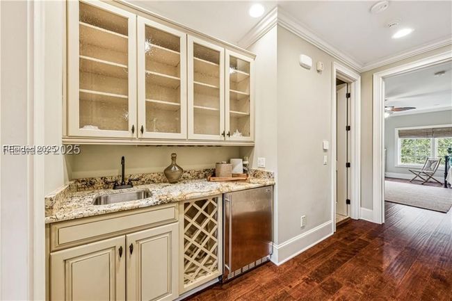 A second floor entertaining area, perfectly conven | Image 34