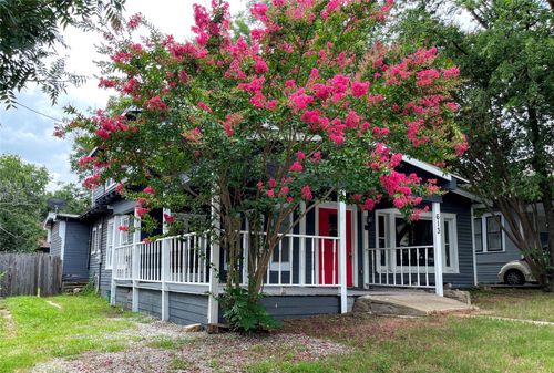 613 Nw 5th St, Mineral Wells, TX, 76067-4217 | Card Image