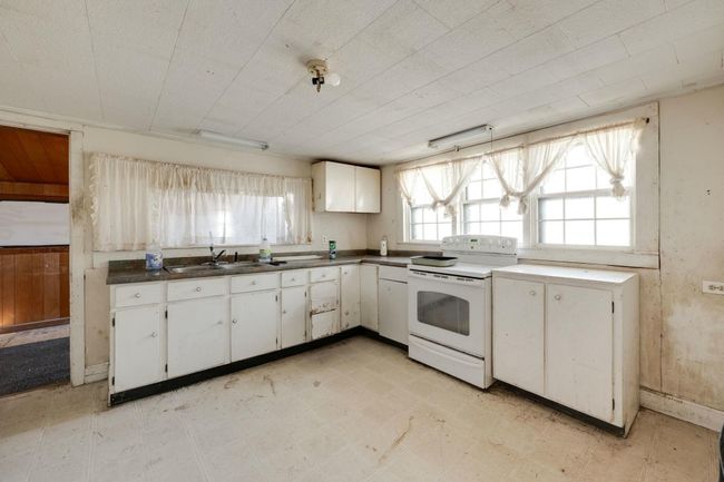 8615 Highway 301, House other with 2 bedrooms, 1 bathrooms and null parking in TRENTON GA | Image 8