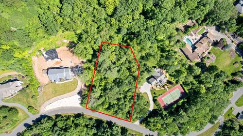 60 Vermillion Dr, Avon, CT, 06001-2813 | Card Image