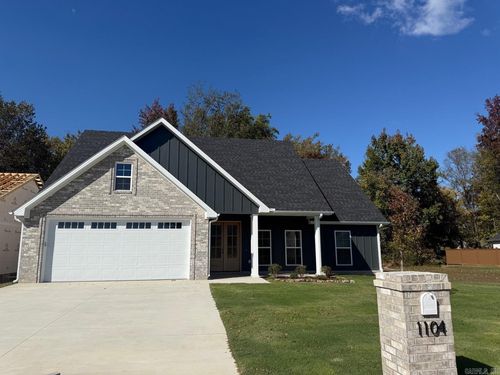 1104 Summit Ridge Dr, Paragould, AR, 72450-4168 | Card Image