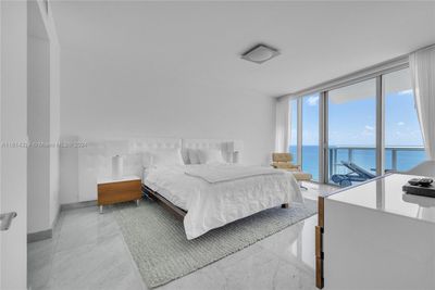 2307 - 17001 Collins Ave, Condo with 2 bedrooms, 3 bathrooms and null parking in Sunny Isles Beach FL | Image 3