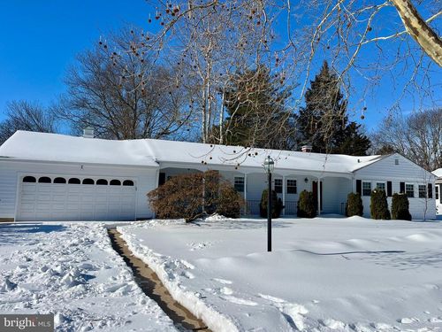 6 Royal Oak Rd, Lawrence, NJ, 08648 | Card Image