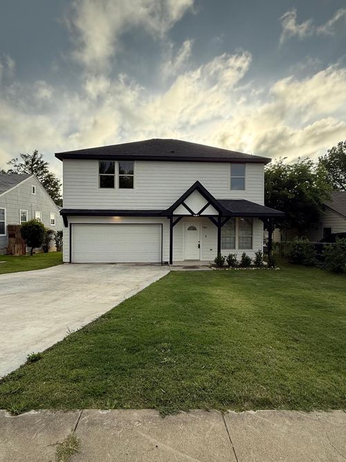 2864 Burchill Rd, Fort Worth, TX, 76105-3306 | Card Image