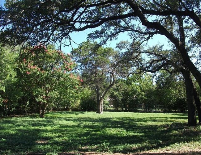 Front yard of Hybrid Home (fenced) | Image 14