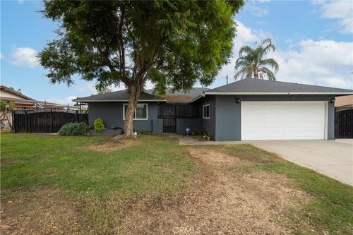 711 N Eucalyptus Ave, Rialto, CA, 92376-5221 | Card Image