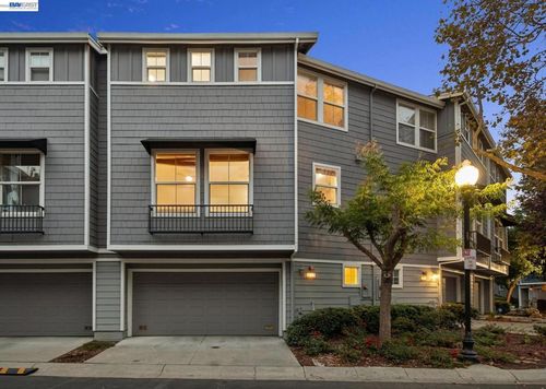 650 Arcadia Dr, Hayward, CA, 94541 | Card Image