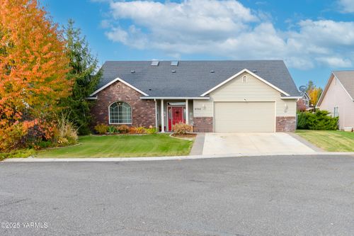 8703 Webster Ave, Yakima, WA, 98908-9309 | Card Image