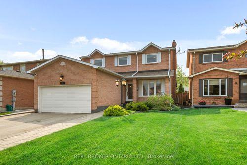 11 Fountainbridge Dr, Bolton, ON, L7E1P6 | Card Image
