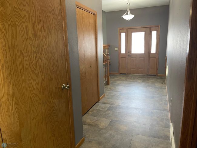 Main floor hallway | Image 14