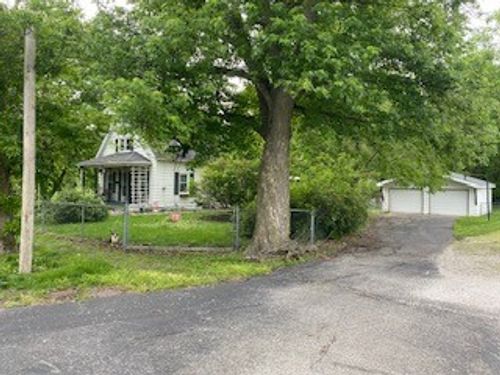 208 Magnolia Ave, Pana, IL, 62557-1028 | Card Image
