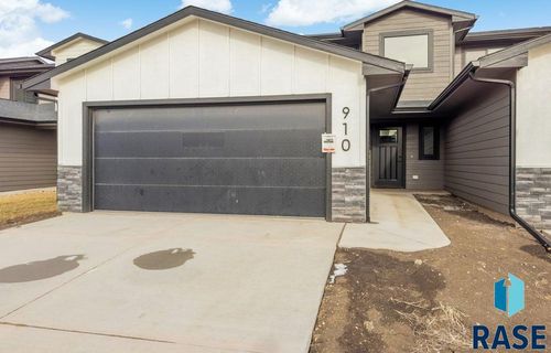 920 E Wayne Pl, Tea, SD, 57064-2715 | Card Image