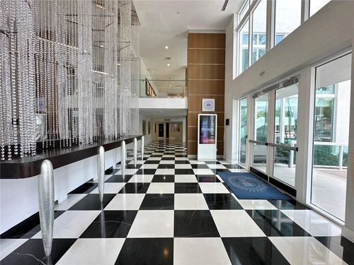 apt-4102-1800 N Bayshore Dr, Miami, FL, 33132-3235 | Card Image