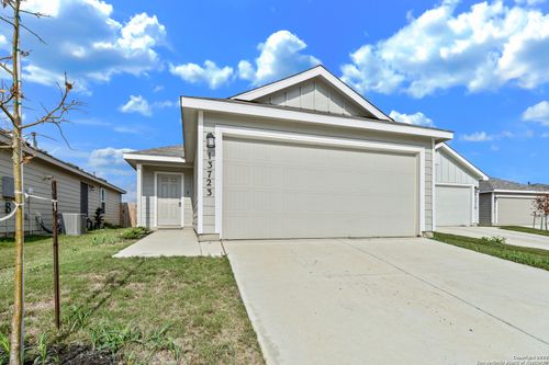 13723 Bucket Way, San Antonio, TX, 78252-1735 | Card Image