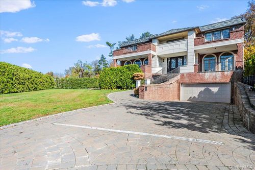 25 Edgewater Ln, Great Neck, NY, 11023-1806 | Card Image