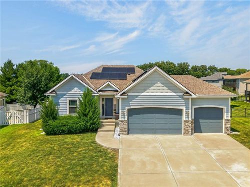 2309 Ne Colonnade Ave, Blue Springs, MO, 64029-7705 | Card Image