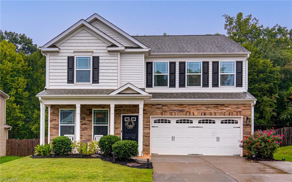 Chari Park Ln, Walkertown, NC 27051