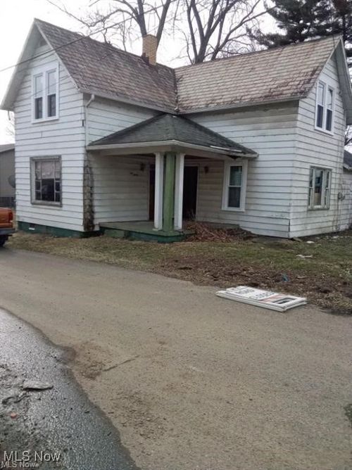 230 2nd Dr Sw, New Philadelphia, OH, 44663-2128 | Card Image