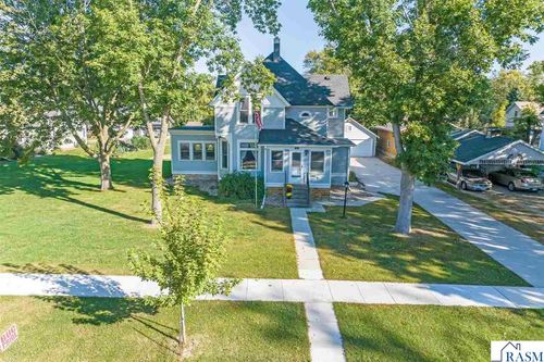 215 E 1st St, Blue Earth, MN, 56013-1805 | Card Image