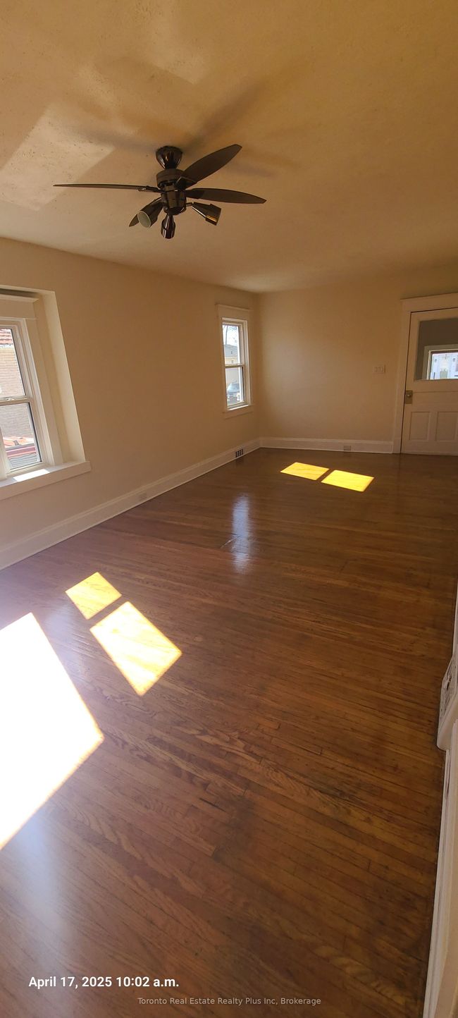 6359 Ker St, House other with 4 bedrooms, 2 bathrooms and 1 parking in Niagara Falls ON | Image 5