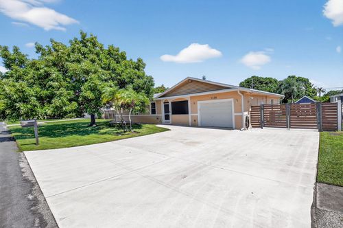 1216 Nw 8th Ct, Boynton Beach, FL, 33426-2901 | Card Image
