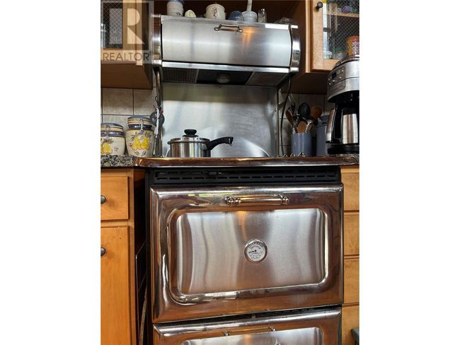 130 8 Th St, House other with 2 bedrooms, 3 bathrooms and null parking in Kaslo BC | Image 38