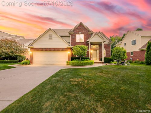 57492 Hawthorn Dr, Washington Township, MI, 48094-3233 | Card Image