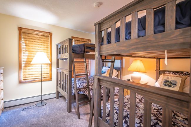 38 - 33D White Oaks Loop, Condo with 3 bedrooms, 3 bathrooms and null parking in West Dover VT | Image 12