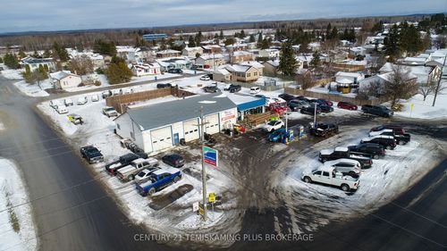 {{alt}} | Card Image