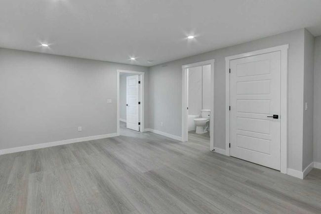 82 Edith Green Nw, Home with 4 bedrooms, 3 bathrooms and 2 parking in Calgary AB | Image 25