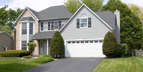 251 Millington Ln, Aurora, IL, 60504-5246 | Card Image