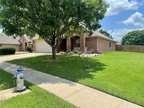 202 Lawson Farms Dr, Midlothian, TX, 76065-5694 | Card Image