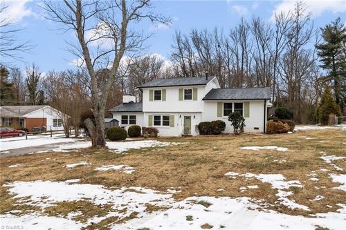 5722 Friendswood Dr, Greensboro, NC, 27409-2206 | Card Image