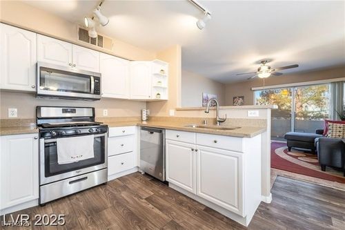 2122-5710 E Tropicana Ave, Las Vegas, NV, 89122-6774 | Card Image