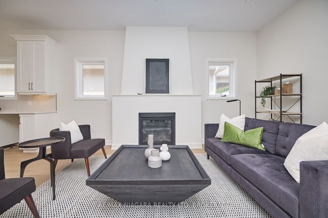10 Butternut Cres, Condo with 2 bedrooms, 2 bathrooms and 2 parking in Ridgeway ON | Image 4