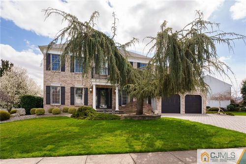 10 Eleanor Dr, KENDALL PARK, NJ, 08824-1814 | Card Image