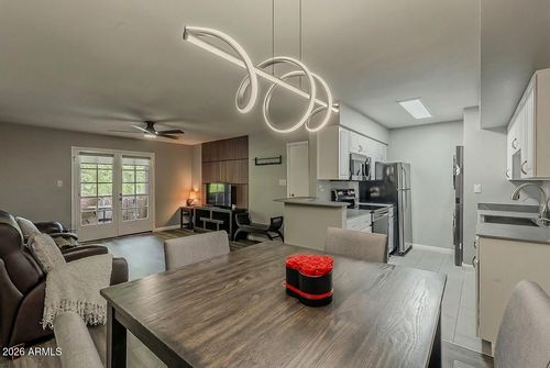 2082-5995 N 78th St, Scottsdale, AZ, 85250-6121 | Card Image