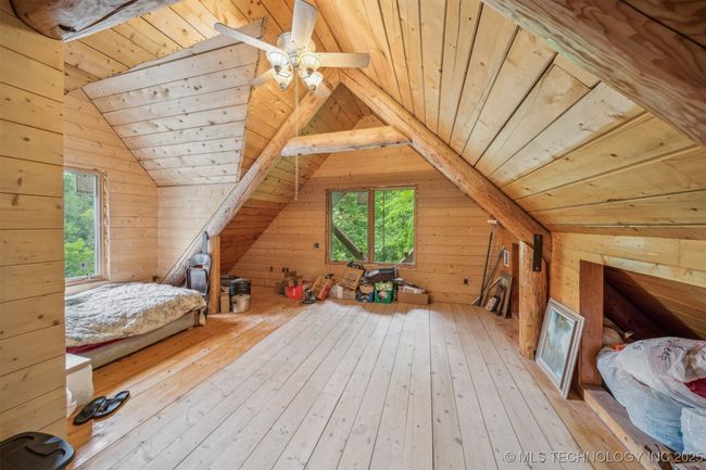 Upstairs bedroom | Image 21
