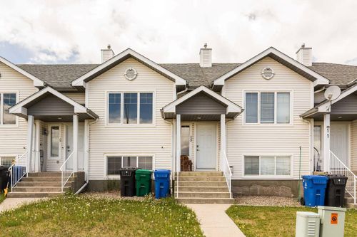15 Blackfoot Boulevard W, Lethbridge, AB, T1K7N7 | Card Image