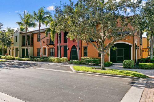 8402-9110 Capistrano St S, NAPLES, FL, 34113-3245 | Card Image