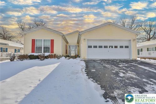 742 Biltmore Ave, EASTON, PA, 18040-7448 | Card Image