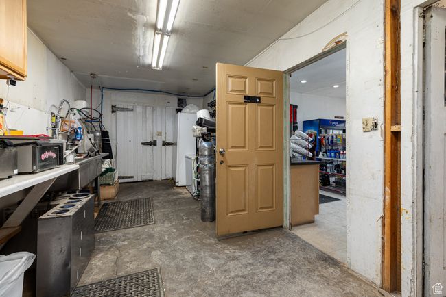 Back Room Work Space | Image 27