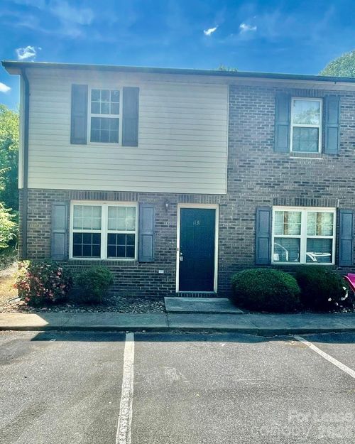 1131 3rd Avenue Sw, Hickory, NC, 28602 | Card Image