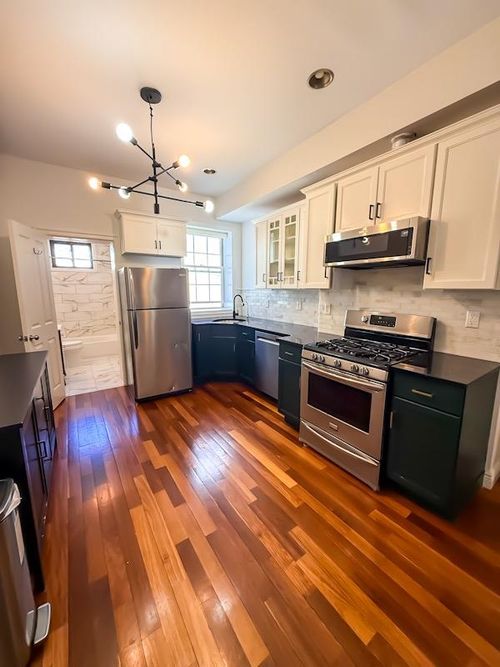 3r-96 Bowers St, Jersey City, NJ, 07307-2009 | Card Image