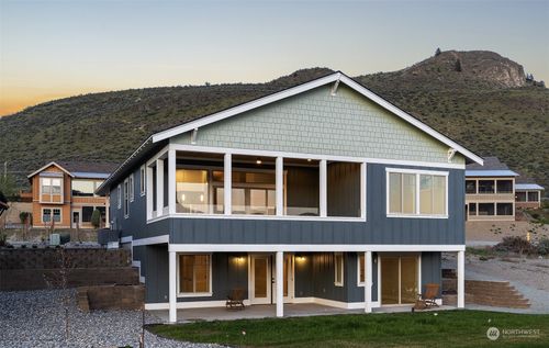 211 Village Way, Oroville, WA, 98844-5915 | Card Image