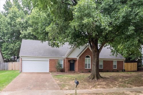 978 Hunters Point Dr, Cordova, TN, 38018-5875 | Card Image