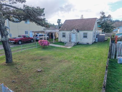 2518 Pacific Ave, North Bend, OR, 97459-2645 | Card Image