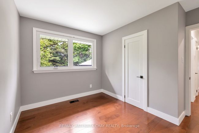 39 Eugenia St, House other with 5 bedrooms, 2 bathrooms and 4 parking in Barrie ON | Image 31