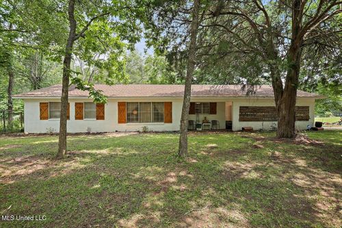 1563 Dry Creek Rd, Magee, MS, 39111-5639 | Card Image